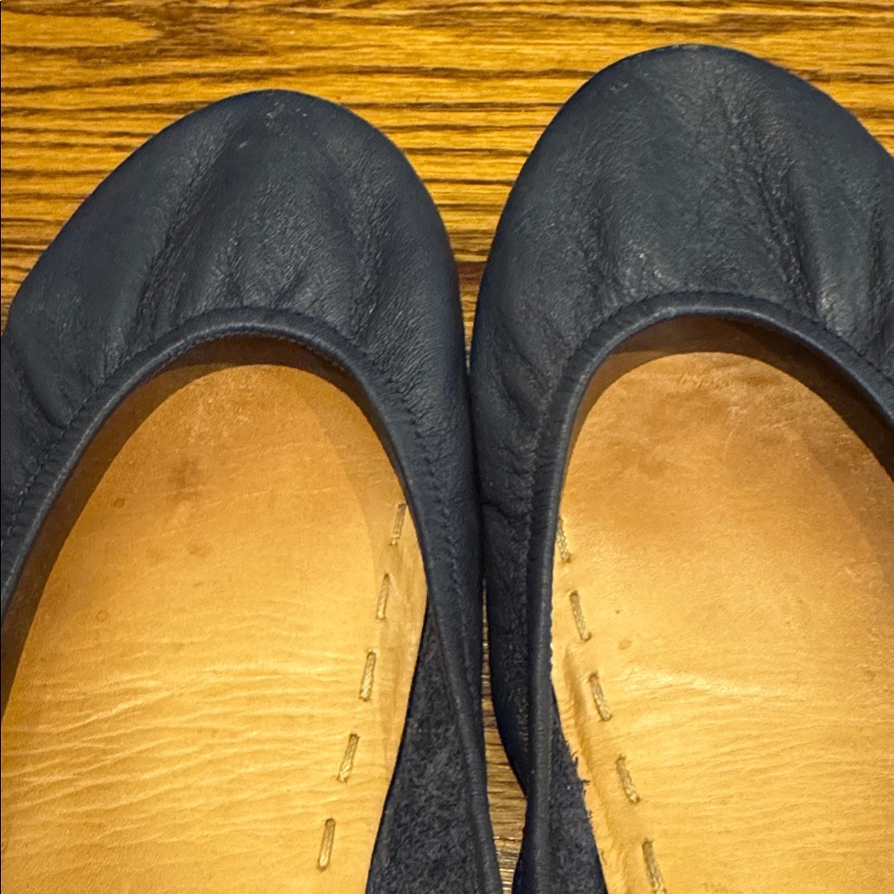 Tieks Navy and Teal Women's Flats - Removing 5/8 - Picture 7 of 8